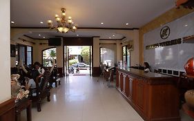 Riverside Palace Hotel 3*